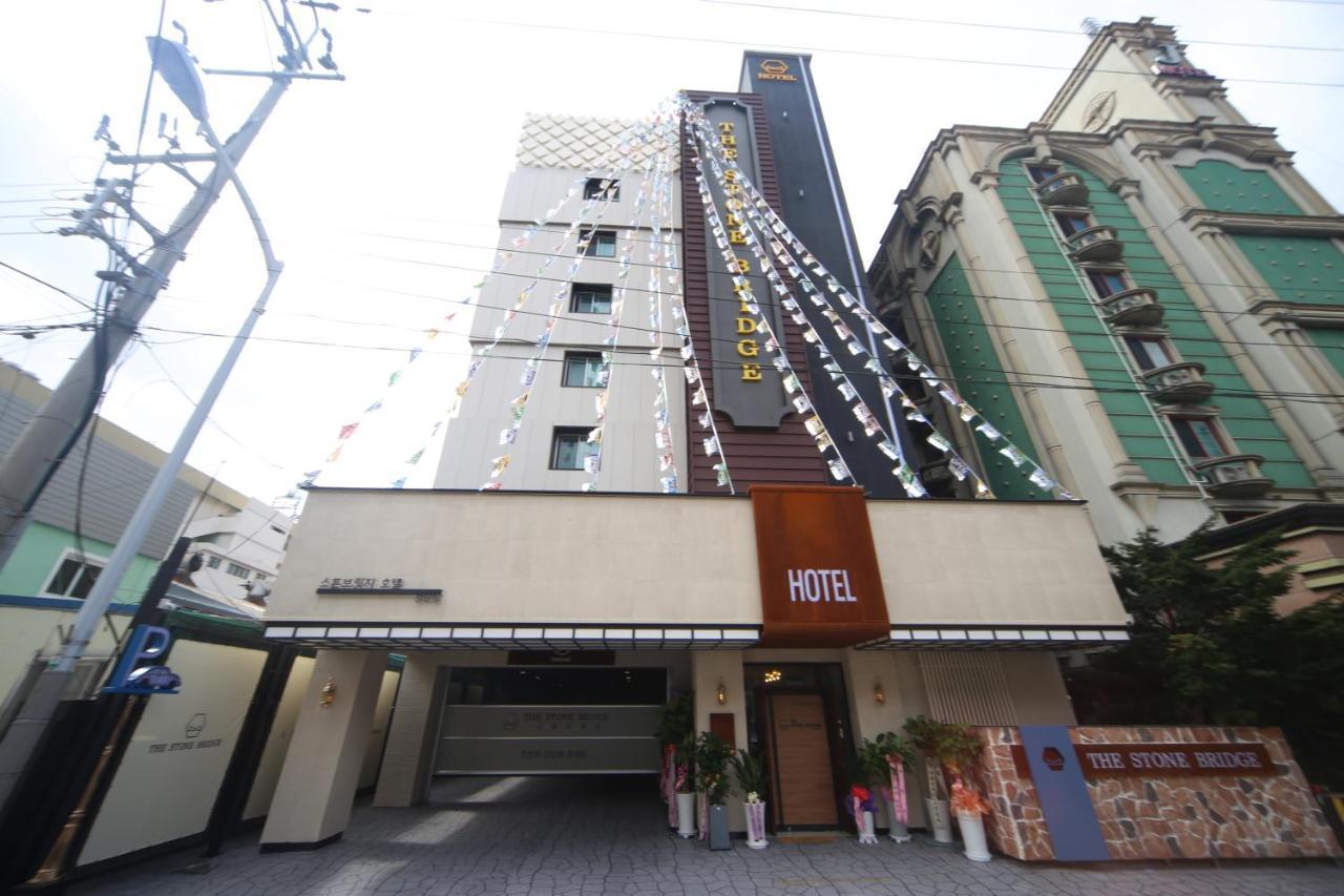 The Stone Bridge Hotel Sasang Пусан Екстериор снимка
