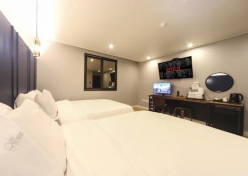 The Stone Bridge Hotel Sasang Пусан Екстериор снимка